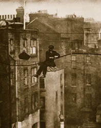 Ispezione di un cavo telefonico tra Conduit e Maddox Streets
